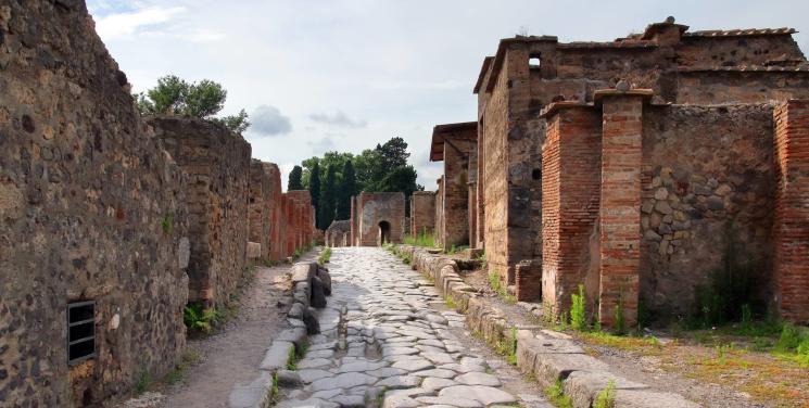 Half day tour of Pompeii Ruins-1